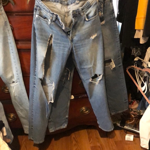EUC distressed jeans 3 pair - Picture 2 of 4